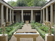 800px-Ricostruzione del giardino della casa dei vetii di pompei (mostra al giardino di boboli, 2007) 01