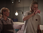 Eva og Kai vasker