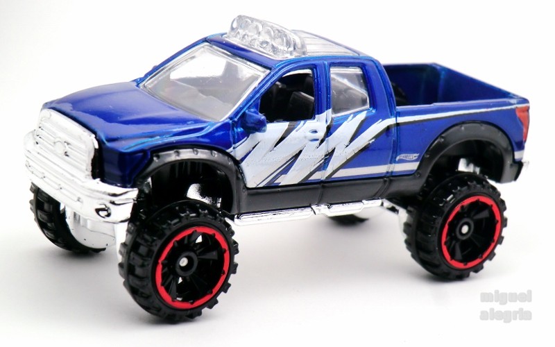 hot wheels 10 toyota tundra