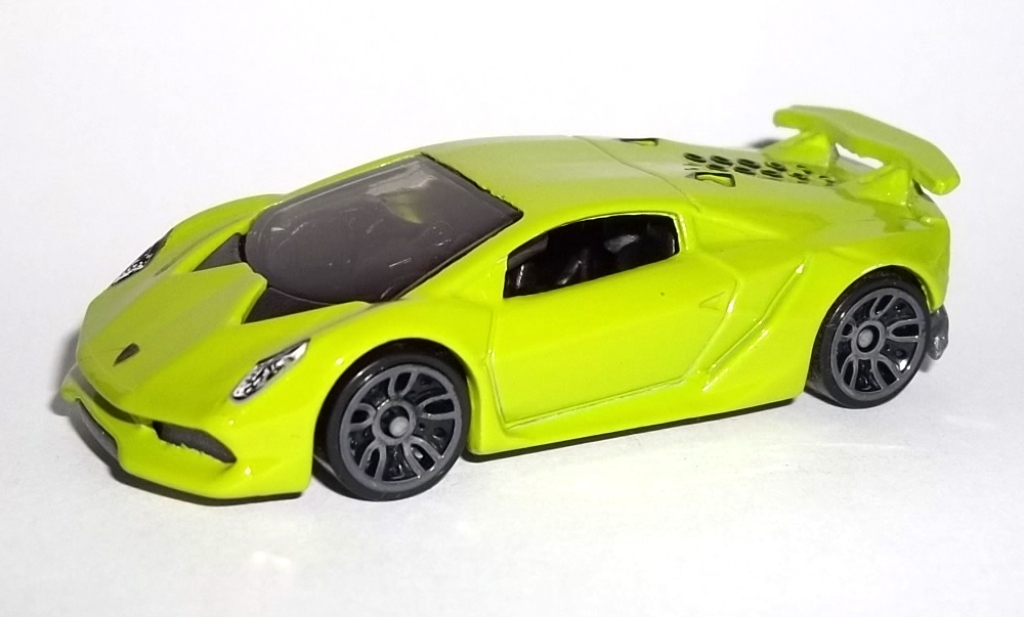 hot wheels lamborghini sesto elemento gold