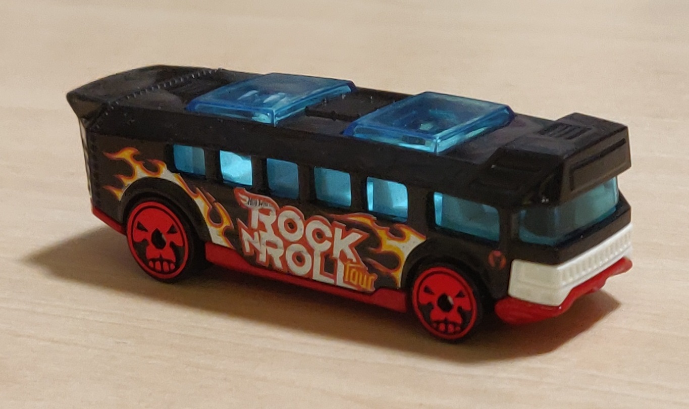 hot wheels high bus