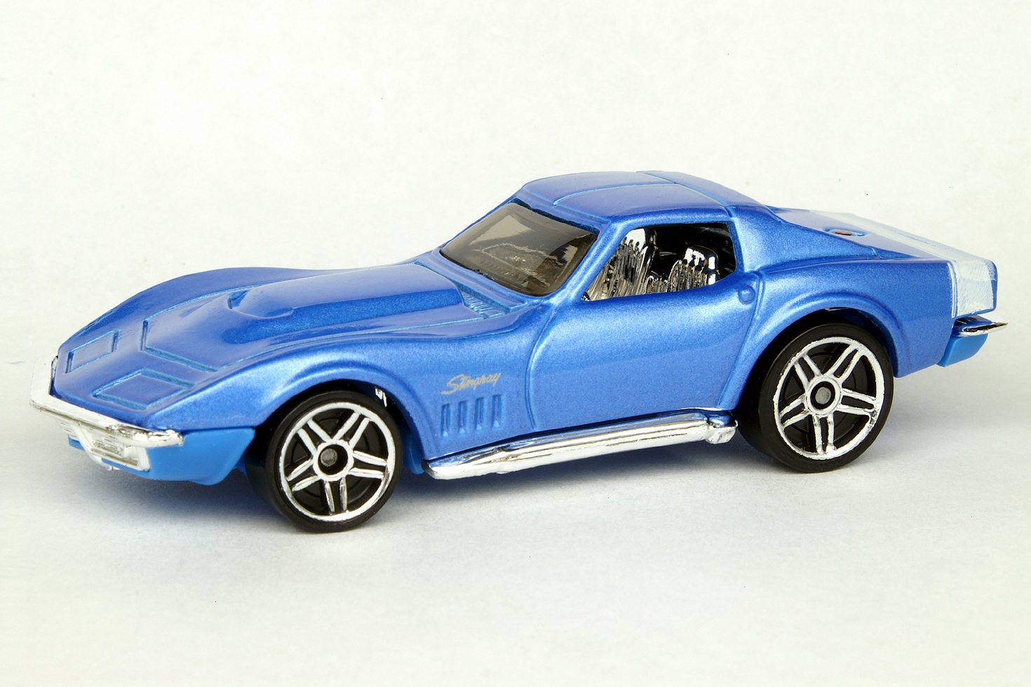 hot wheels 69 corvette tm gm