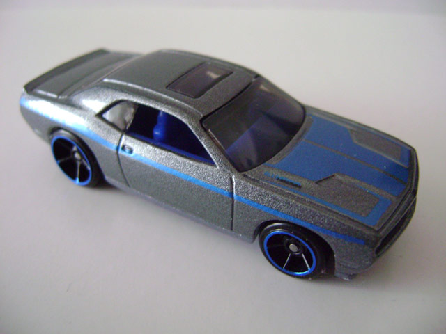 hot wheels 2008 dodge challenger srt8