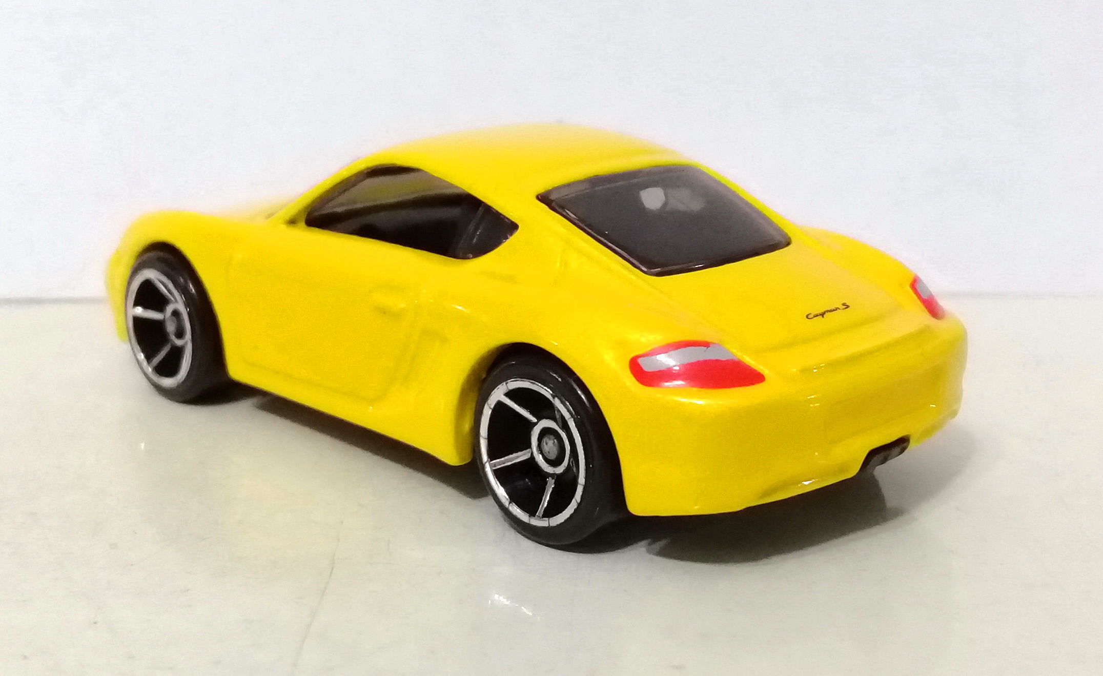 hot wheels porsche cayman s