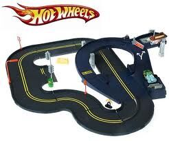 hot wheels crash curve