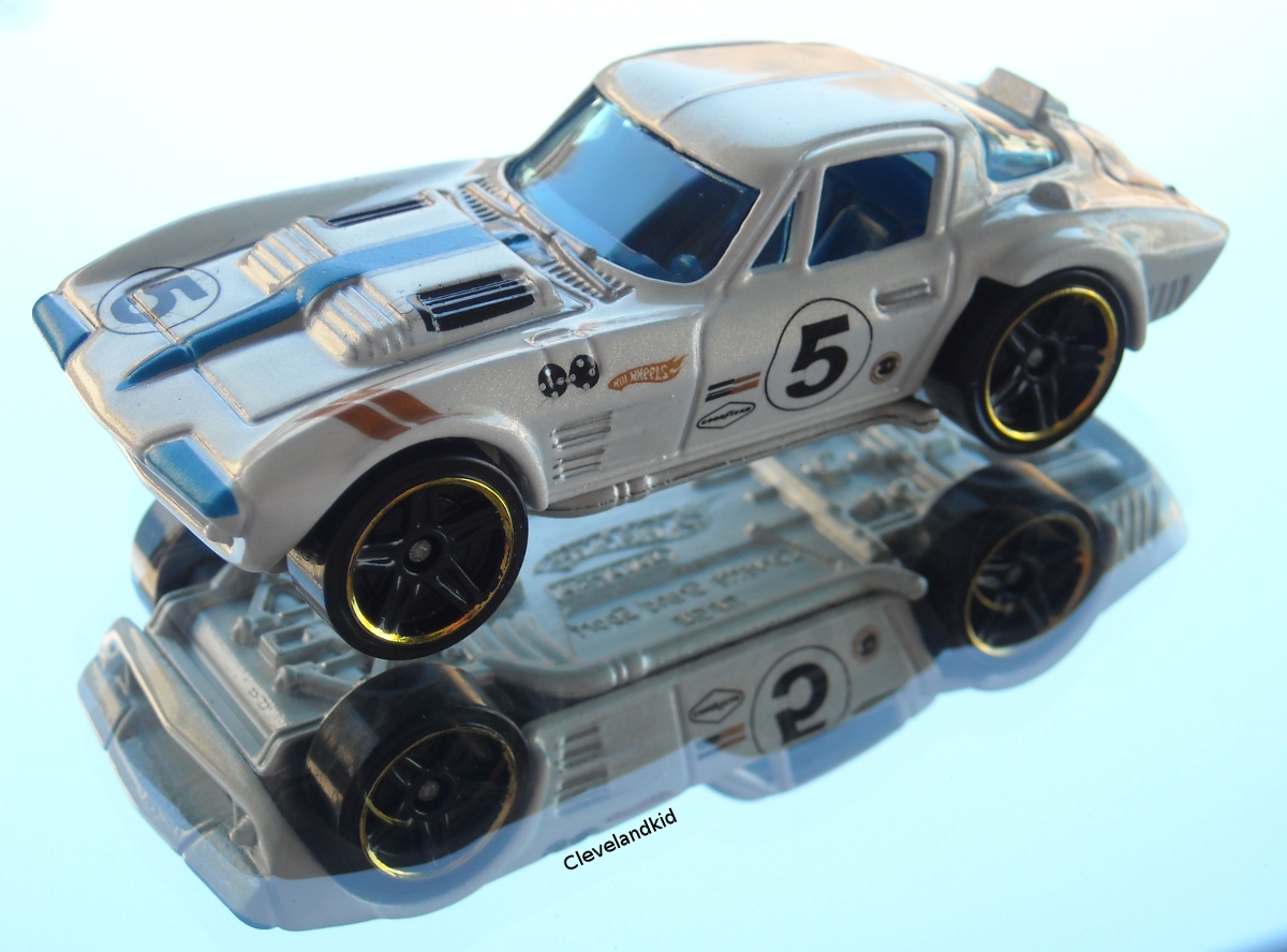 hot wheels corvette grand sport tm gm
