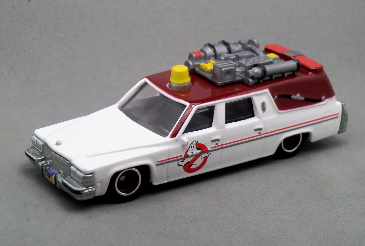 Retro entertainment A 2017 HOTWHEELS GHOSTBUSTERS New ECTO1-2016
