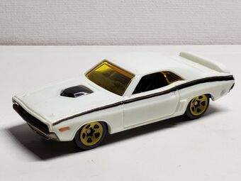 hot wheels 71 dodge challenger