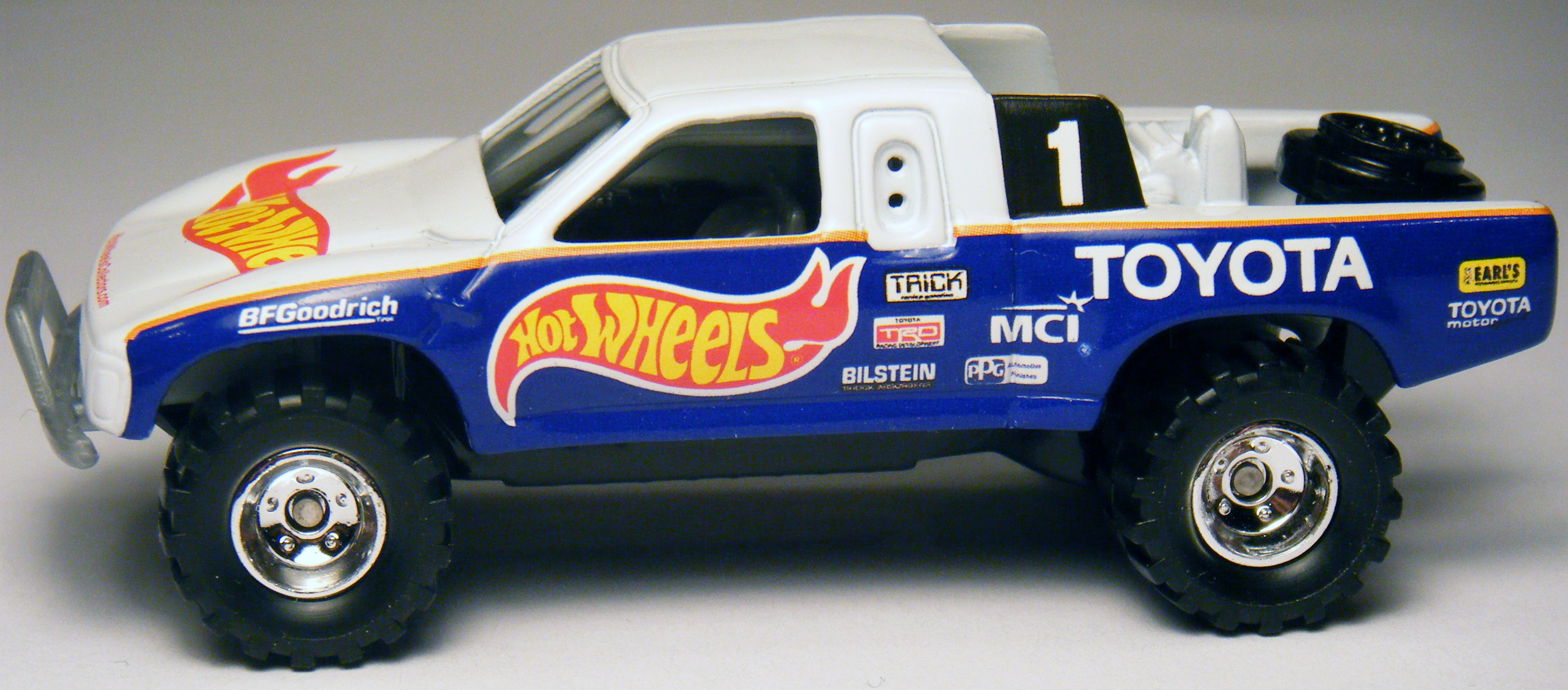 toyota hilux hot wheels