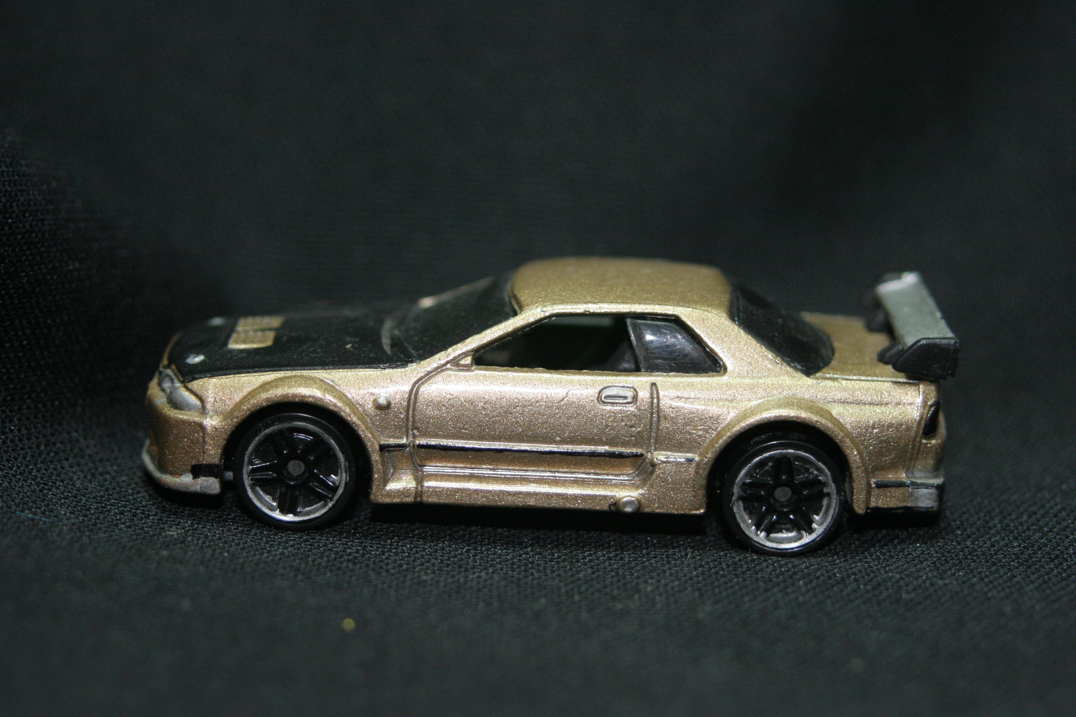 hot wheels nissan skyline 2001