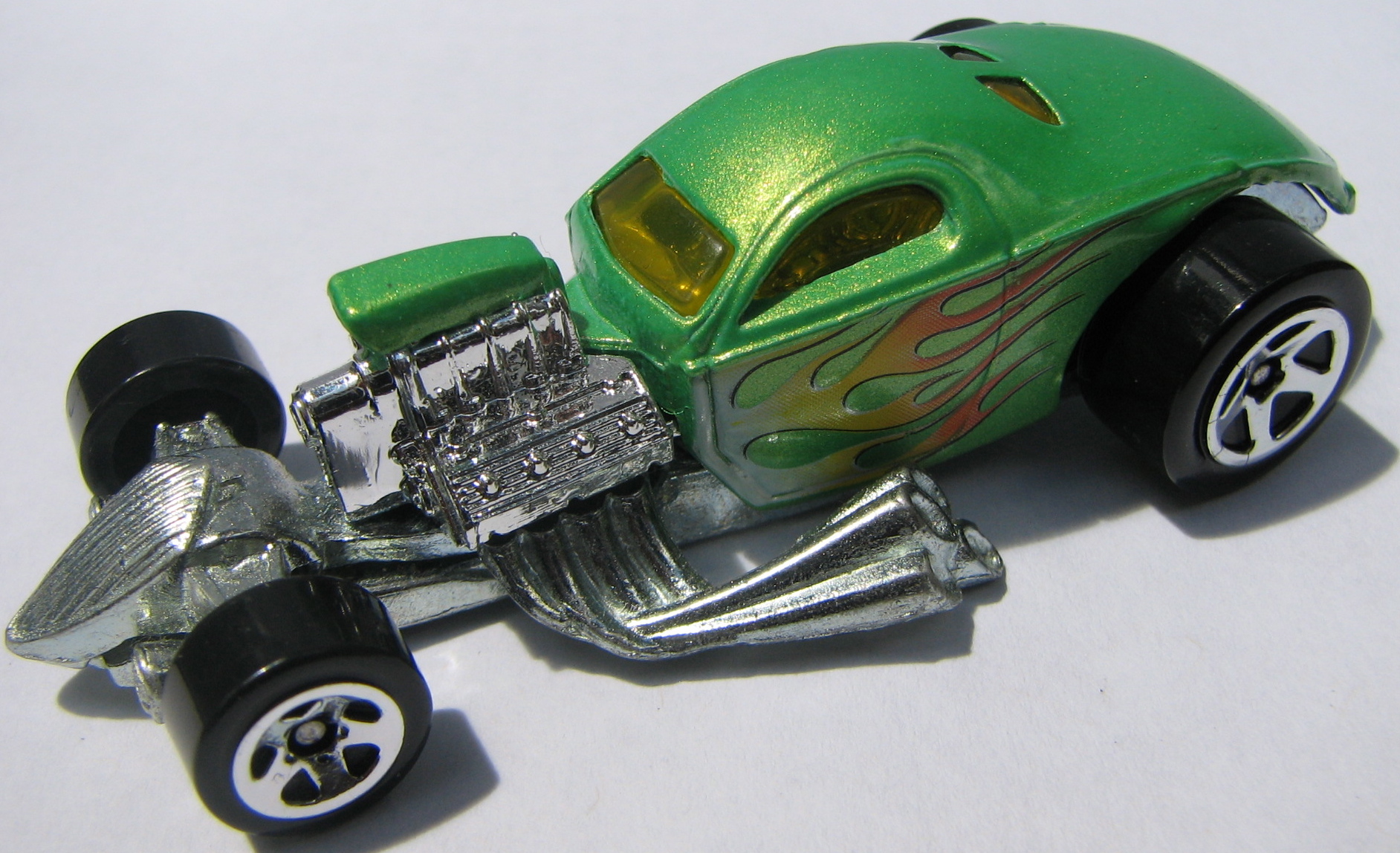 hot wheels green wave