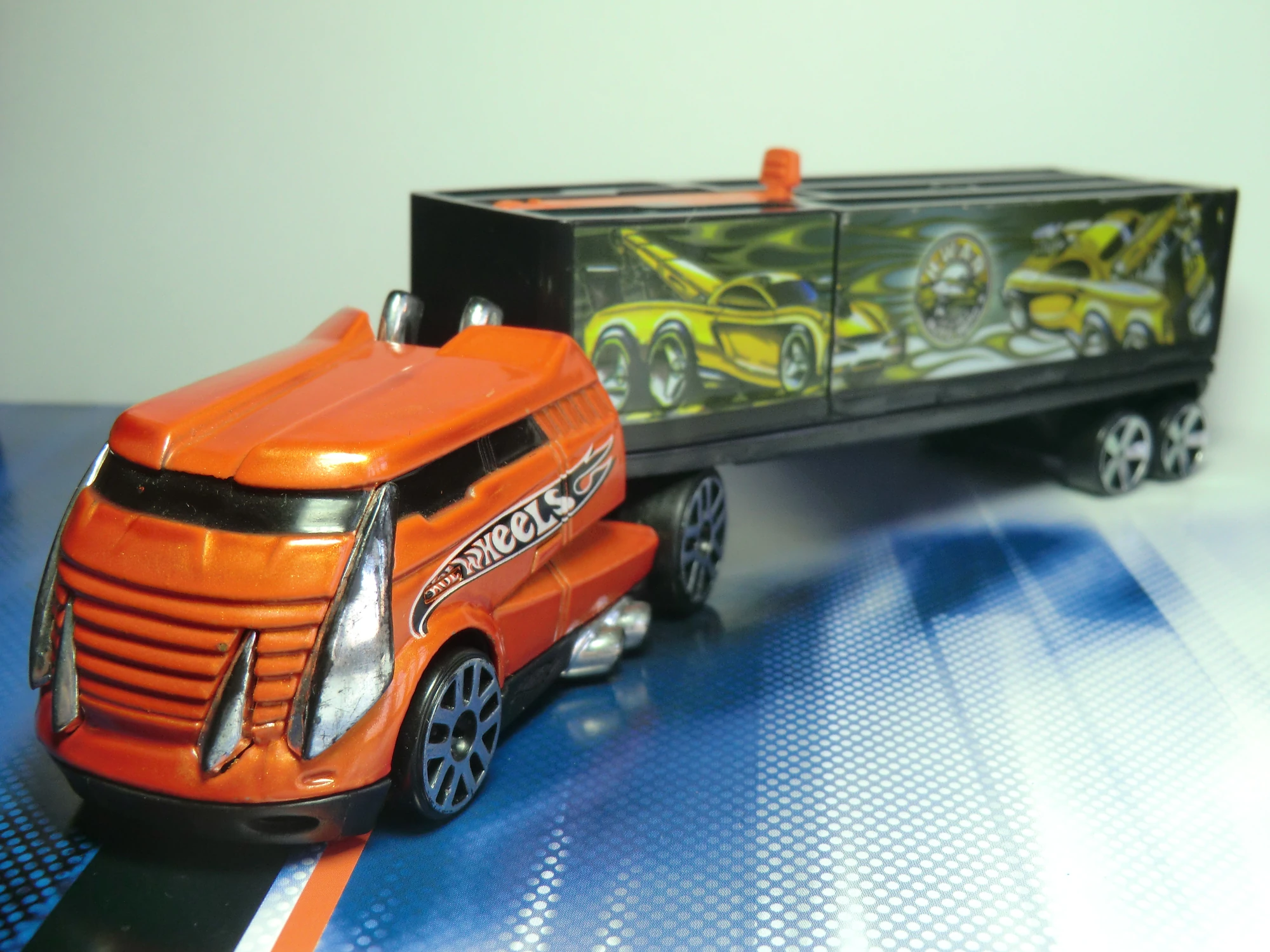 Truckin' Transporters (J6519) Hot Wheels Wiki FANDOM powered by Wikia