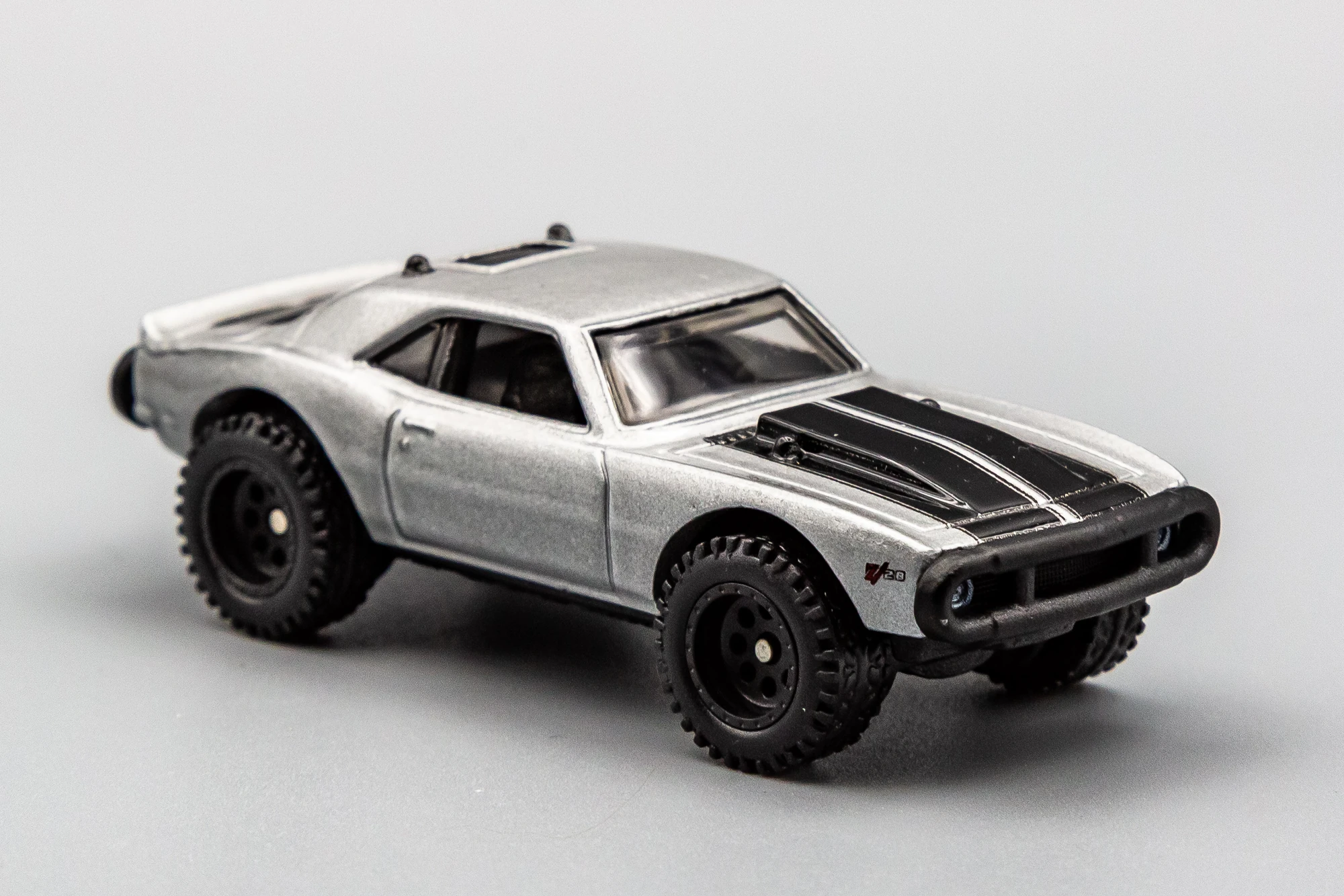 Hot Wheels Furious Off Road '67 Off Road Camaro – Modello 4/5 – Colore Argento – Die-Cast Metallico - 6