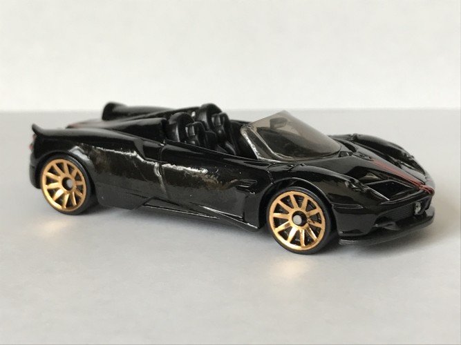 hot wheels pagani huayra roadster