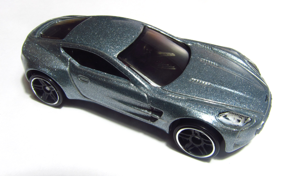 aston martin one 77 hot wheels