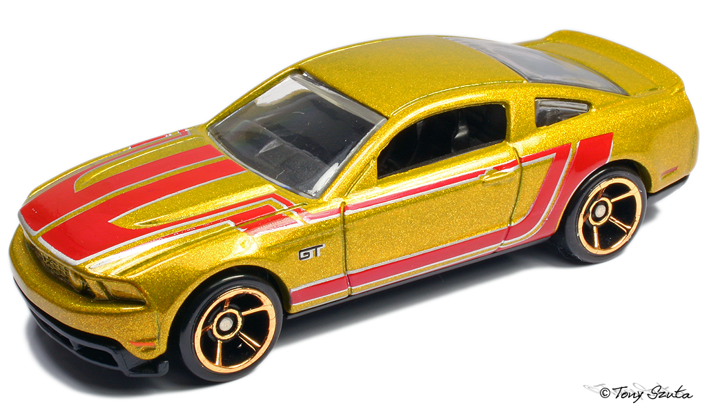 hot wheels 2010 ford mustang gt