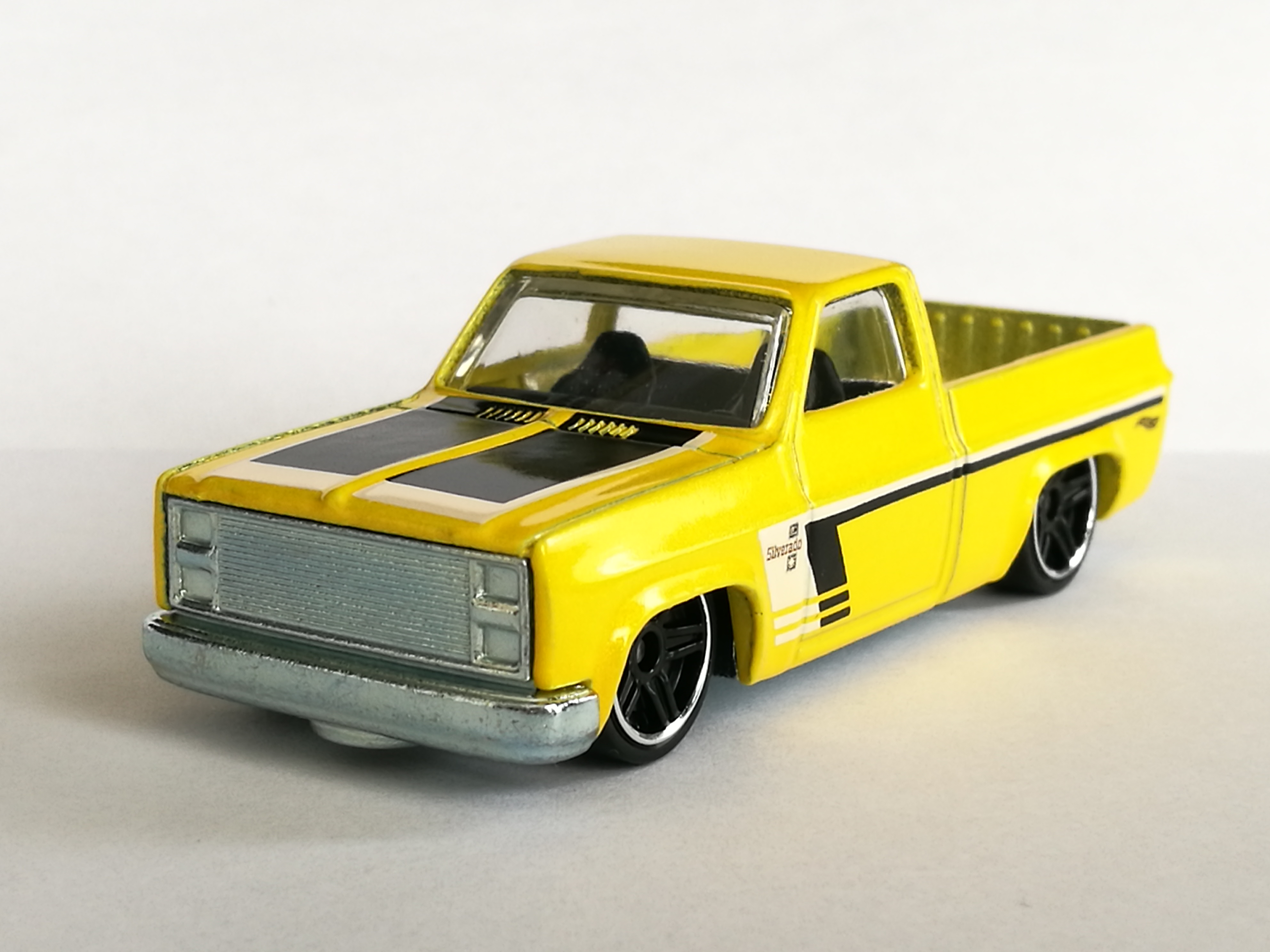 hot wheels 83 silverado