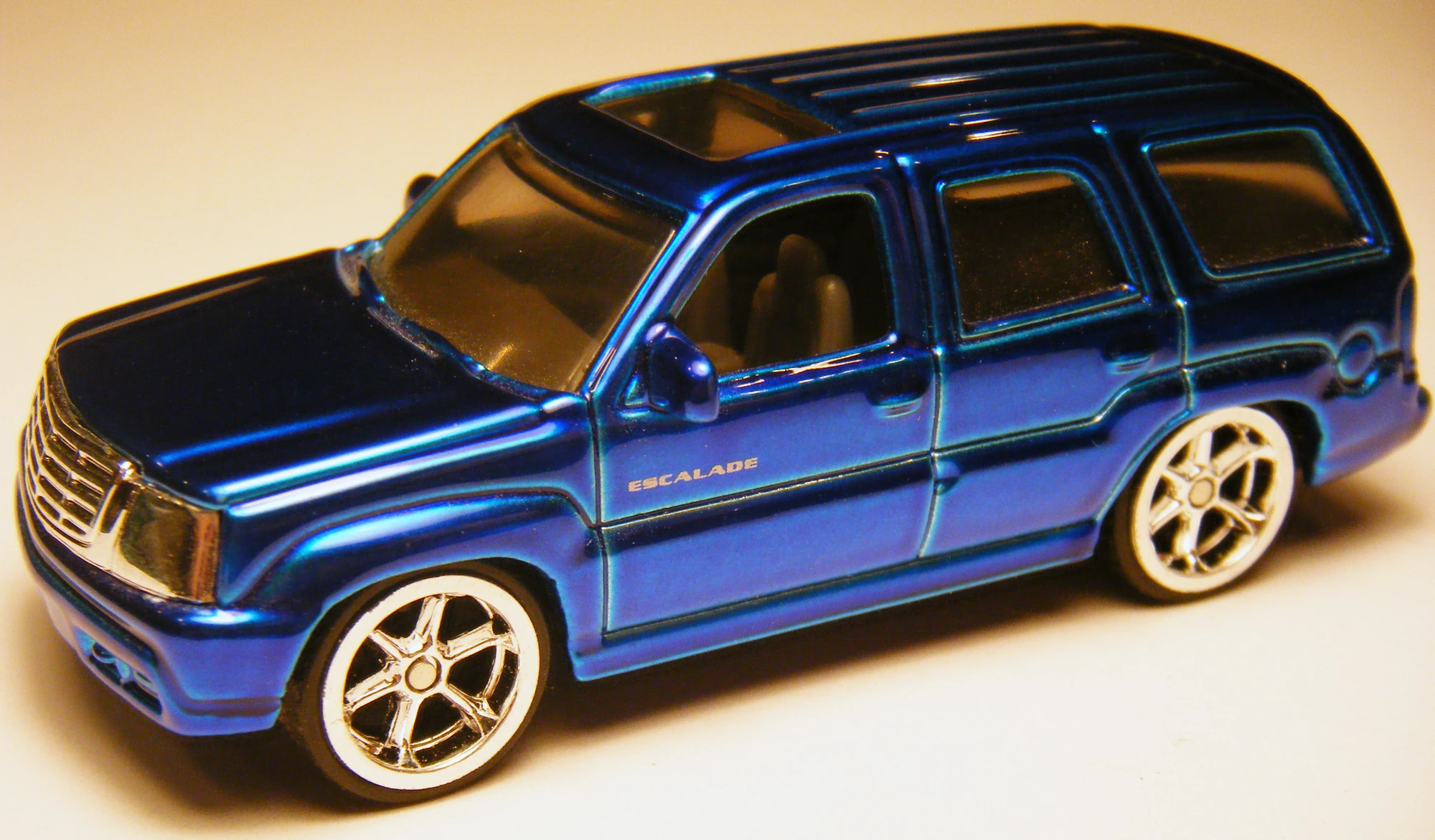 Image Cadillac Escalade Spectraflame Blue Jpg Hot