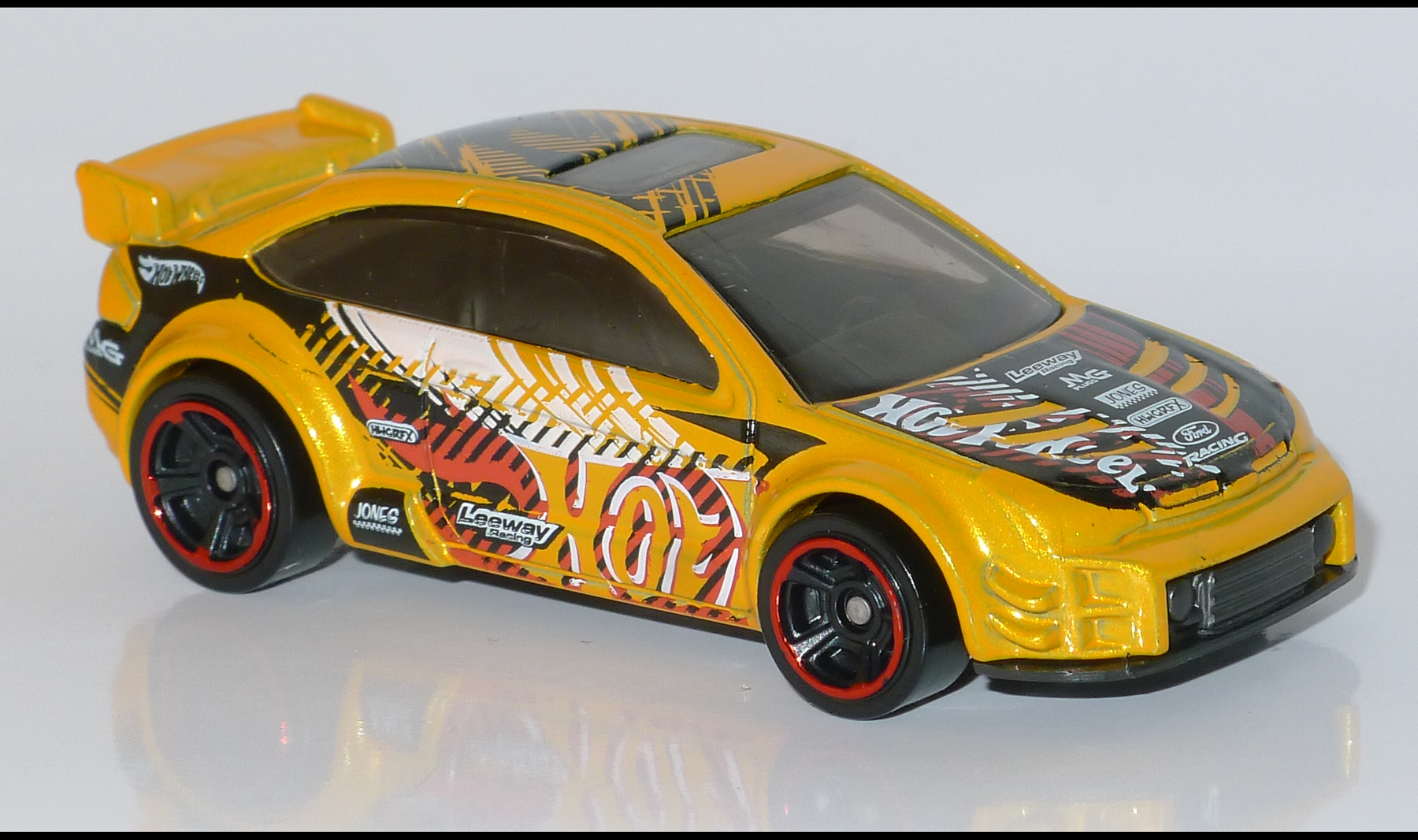 08 ford focus hot wheels