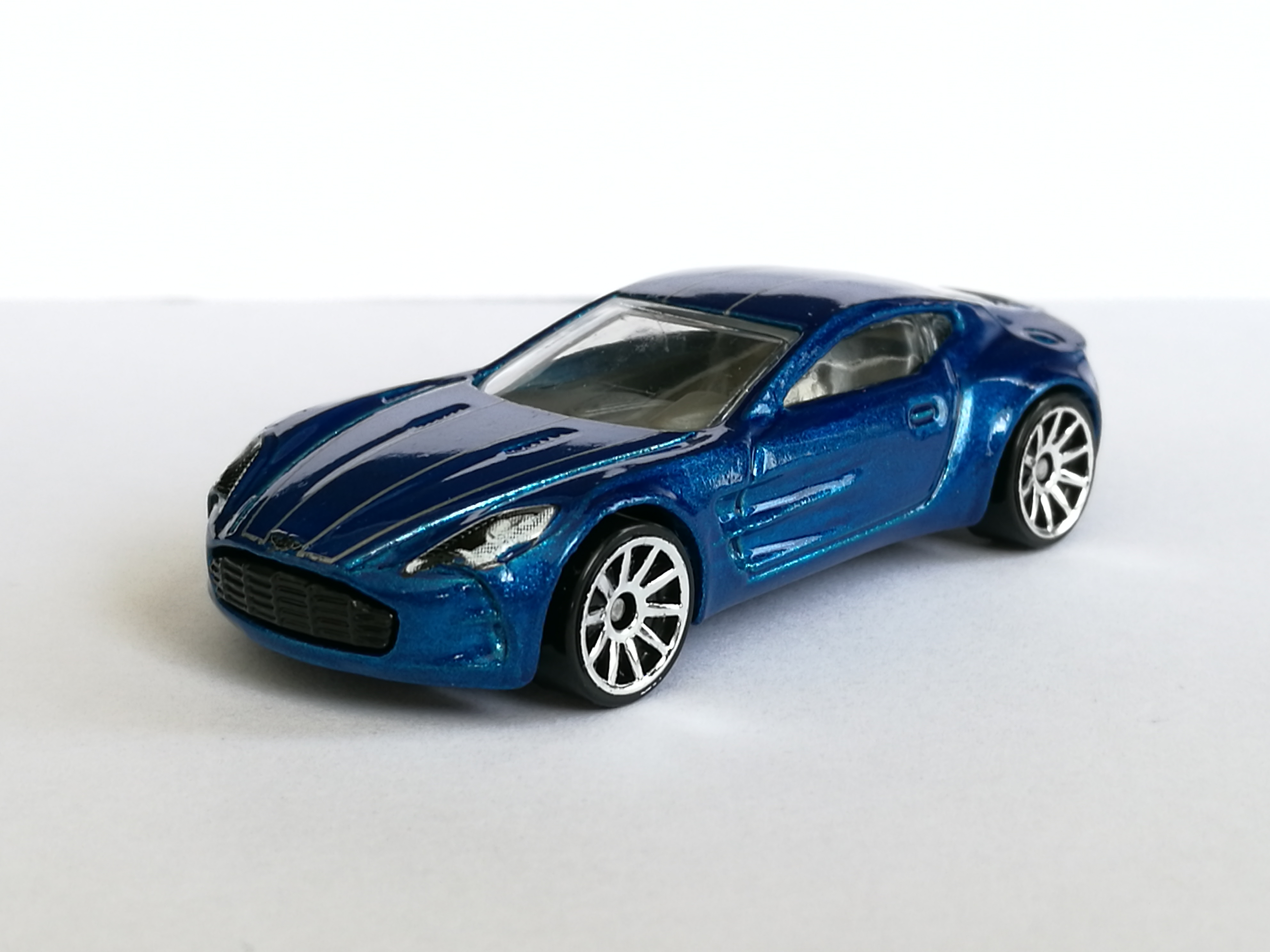 aston martin one 77 hot wheels