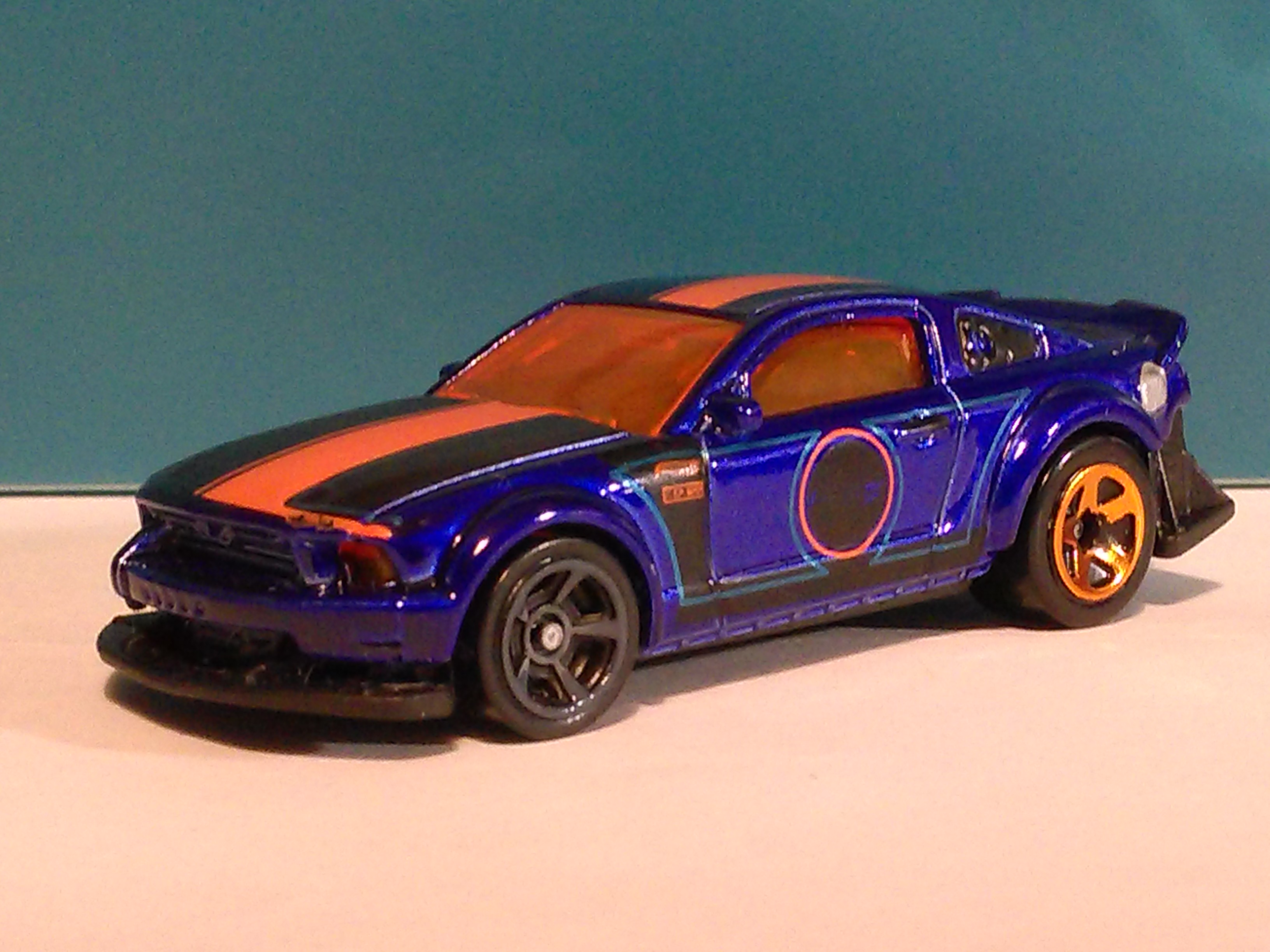 hot wheels 2005 ford mustang