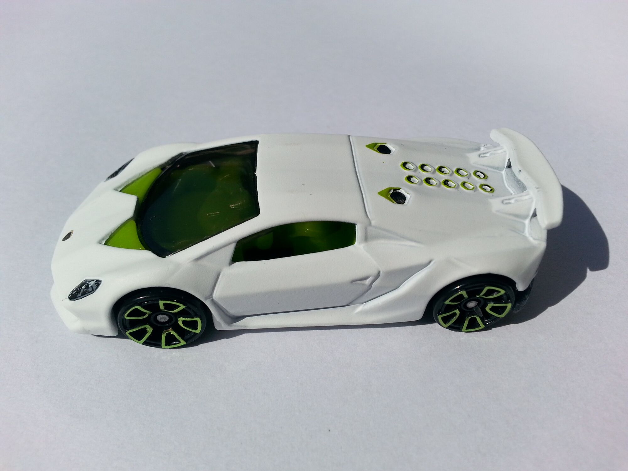 Image - Lamborghini Sesto Elemento side.jpg | Hot Wheels ...
