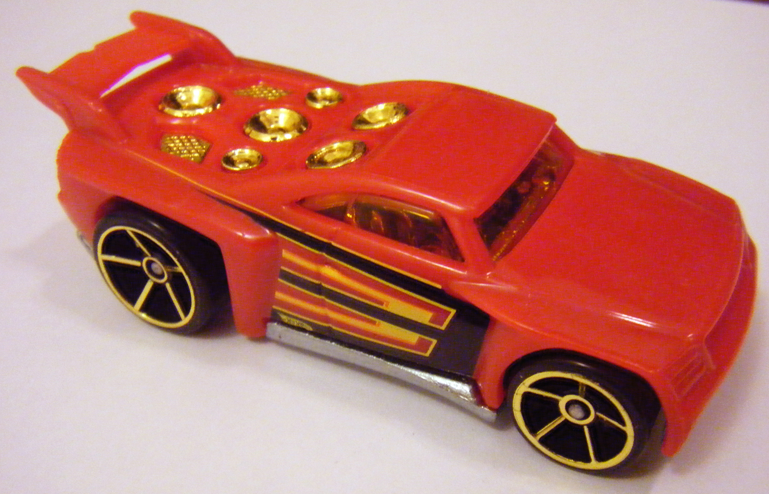 hot wheels bassline car