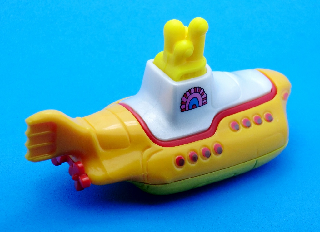 QX Infiniti Yellow Submarine