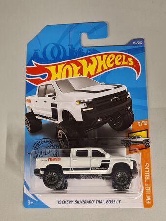 hot wheels 19 chevy silverado trail boss lt
