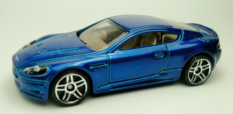 hot wheels aston martin db9