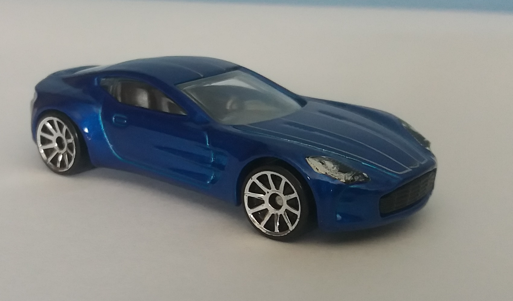 aston martin one 77 hot wheels