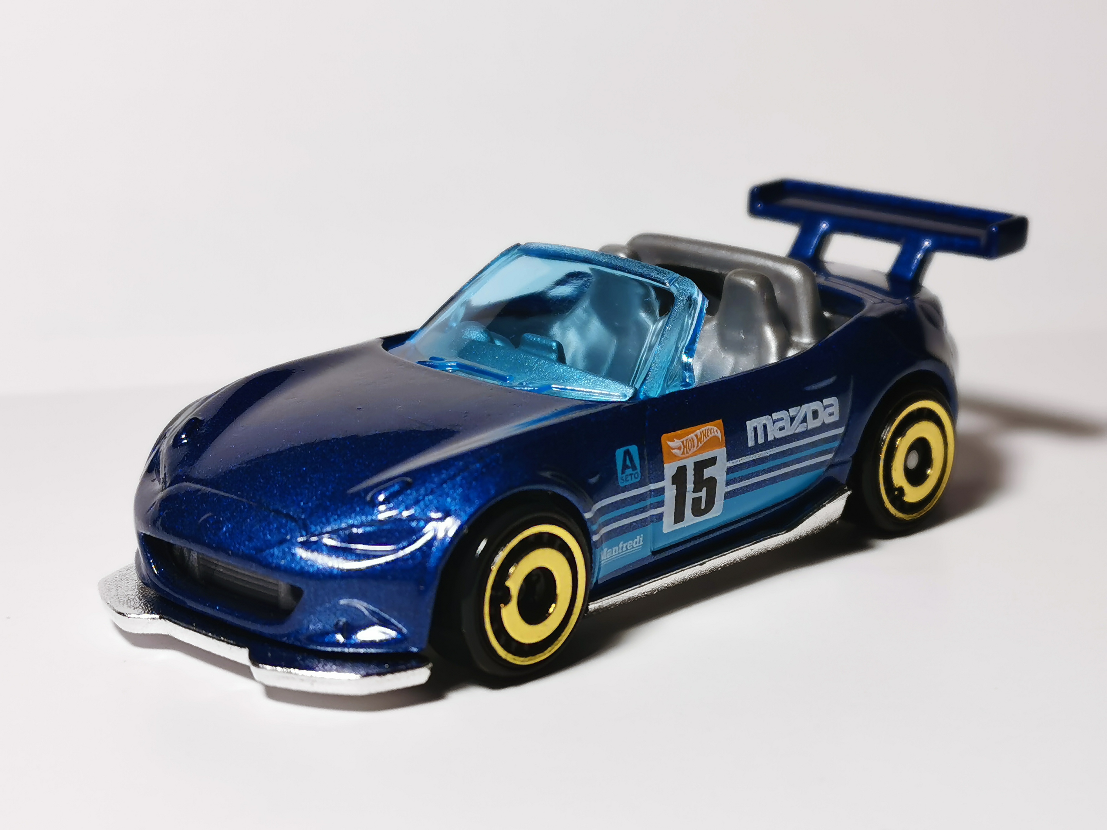 hot wheels mazda mx 5 miata