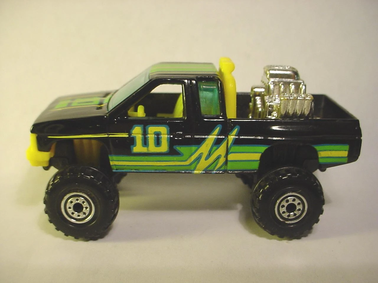1992 Nissan Hardbody 131 | Hot Wheels Online Variation ...