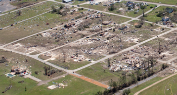 Smithville-ef5-damage-east-railroad-tracks
