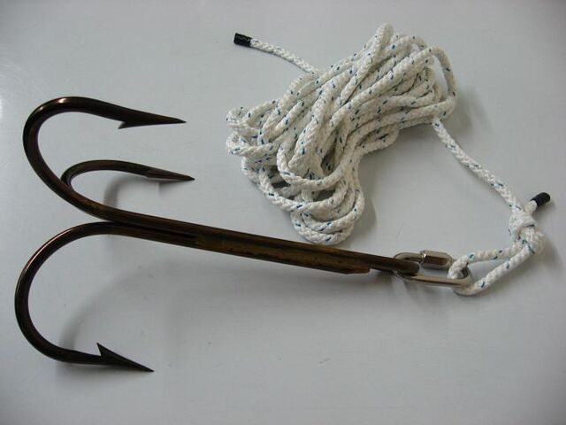 Archivo:Grappling hook G-120.jpg