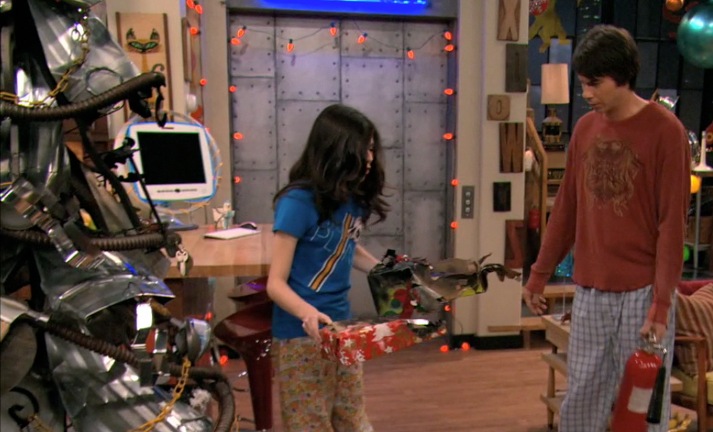 image emct3 ichristmas png icarly wiki fandom powered by wikia icarly christmas