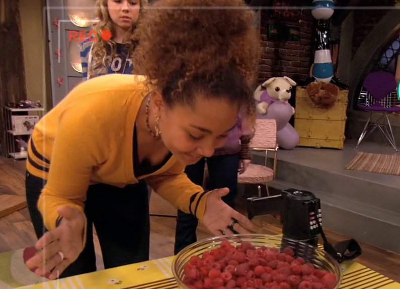 Sniff Those Raspberries | iCarly Wiki | FANDOM powered by Wikia
