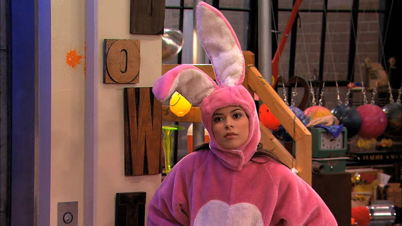 Image - Carly in-a-bunny-suit, iSYL 01-18-10 1-what.jpg | iCarly Wiki