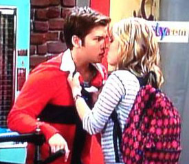 Image - IBust a Thief!!!!!.jpg | iCarly Wiki | FANDOM powered by Wikia