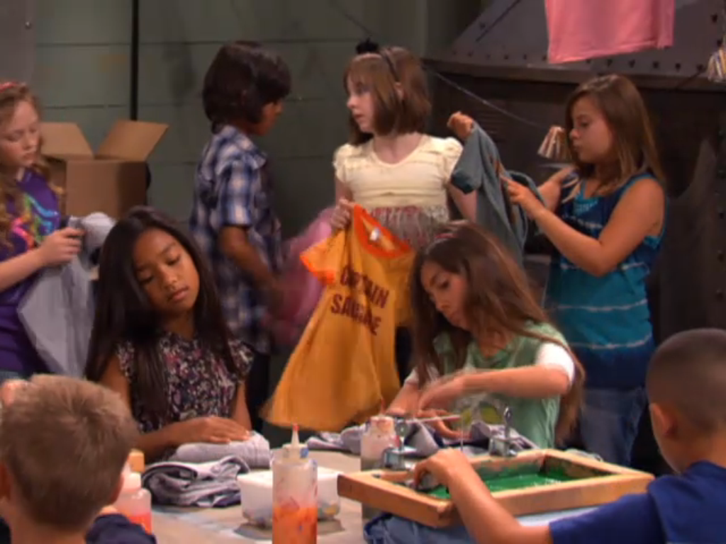 Penny Tee Employees | iCarly Wiki | FANDOM powered by Wikia