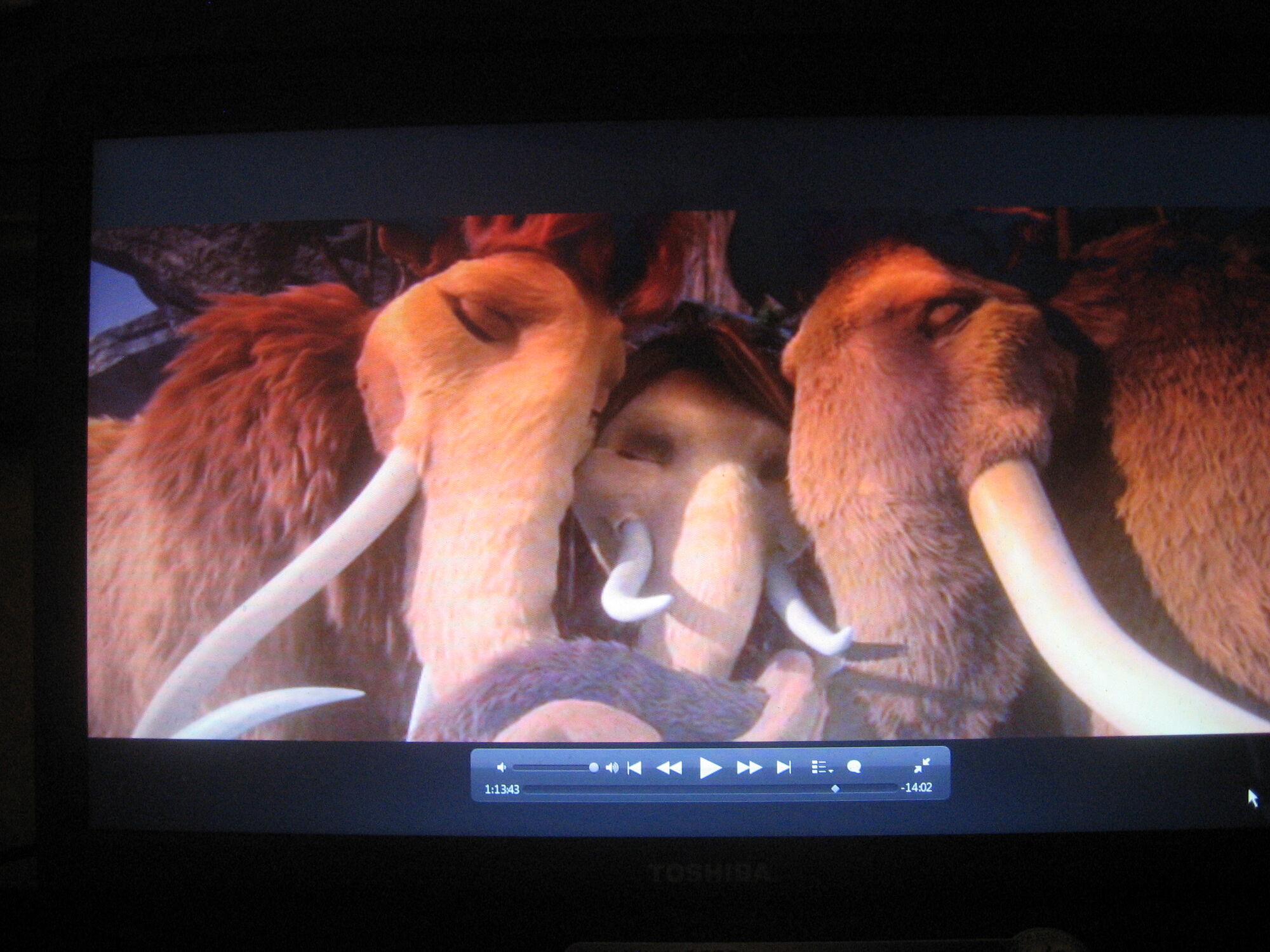 Image Manny's family embrace.JPG Ice Age Wiki FANDOM powered by Wikia