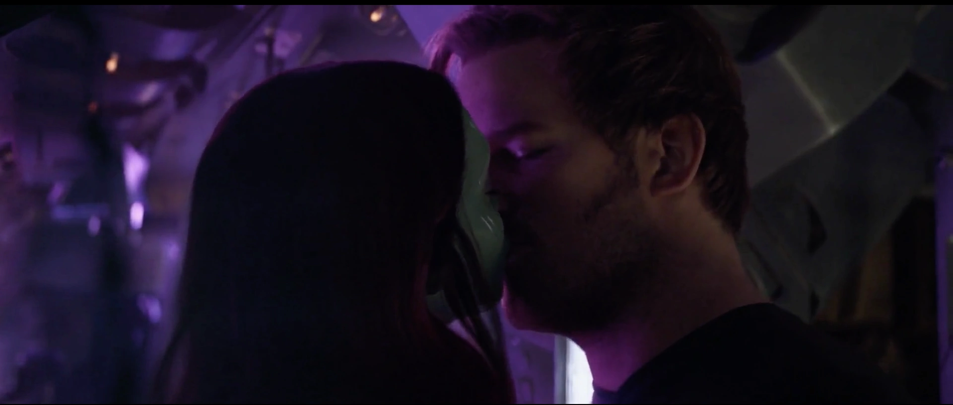 Star Lord And Gamora Kiss