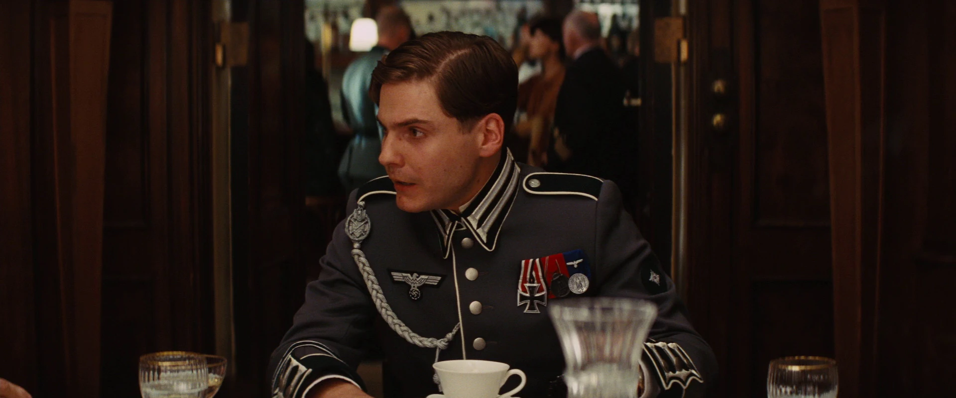 Image Zoller convinces Goebbels to change cinema.jpg Inglourious