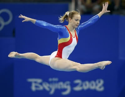 floor gymnastics splits. sandraizbasabbreuters.jpg floor gymnastics splits g