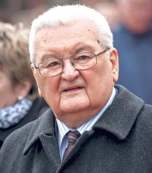 Boross Péter Irányítókwiki FANDOM powered by Wikia