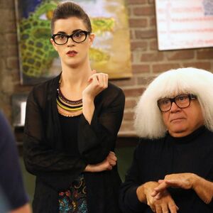 Dee Made A Smut Film It S Always Sunny In Philadelphia Wiki Fandom