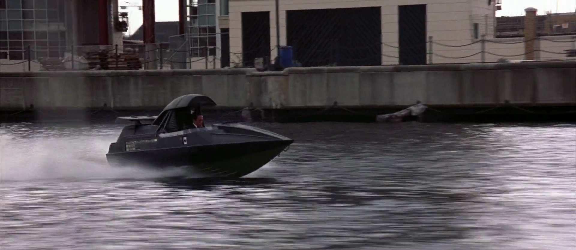 Image Qboat (3).png James Bond Wiki FANDOM powered by Wikia