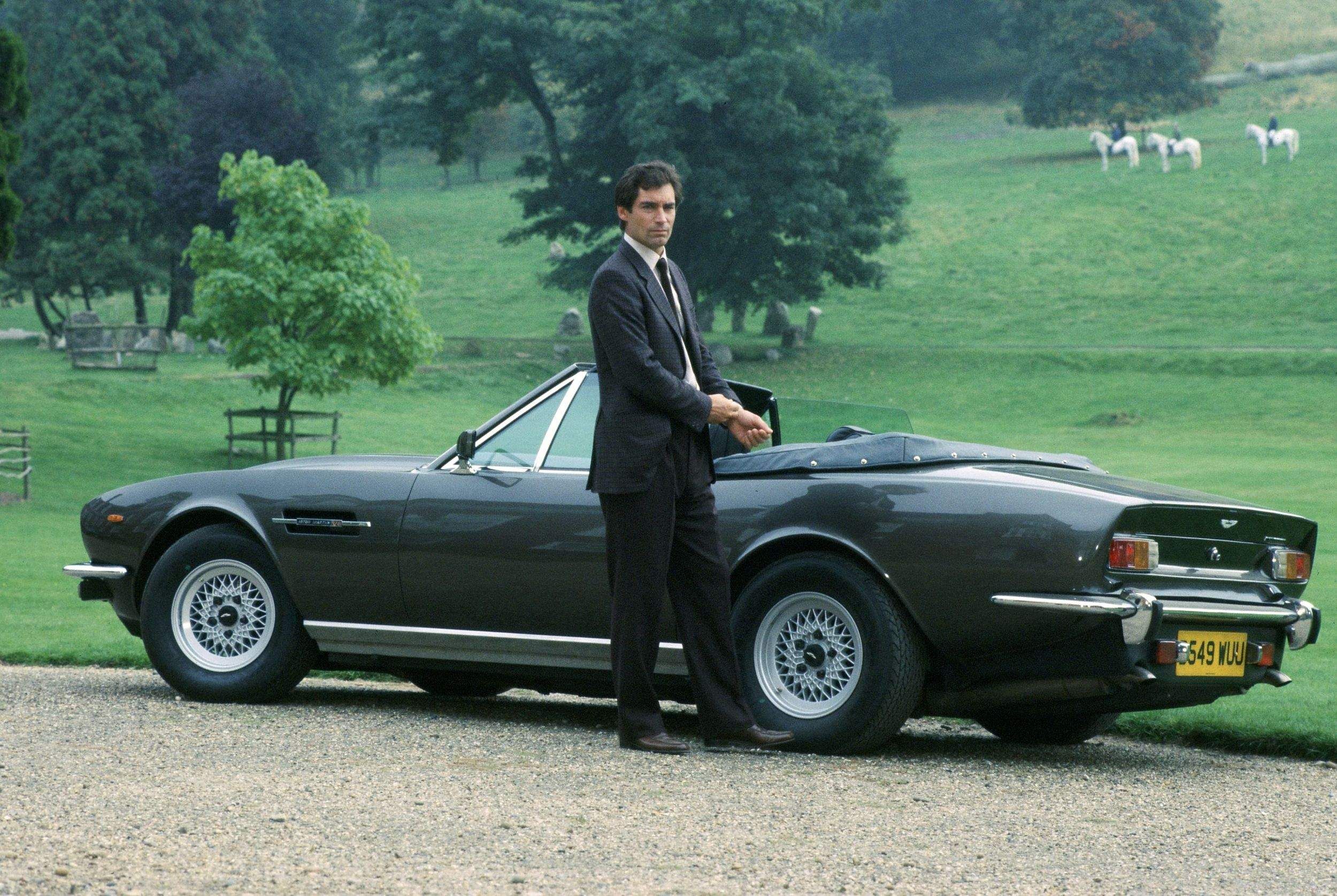 aston martin v8 vantage 1980. dalton and the aston martin v8 volante vantage 1980