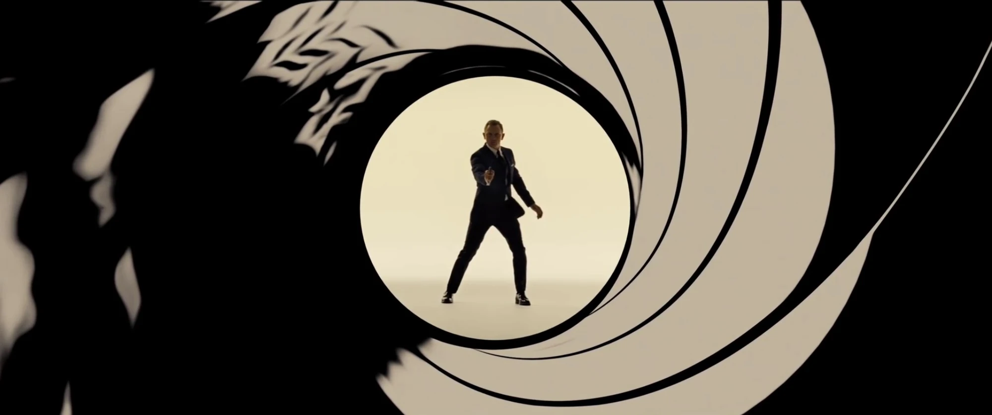 Image Image spectre gunbarrel.jpeg James Bond Wiki FANDOM powered