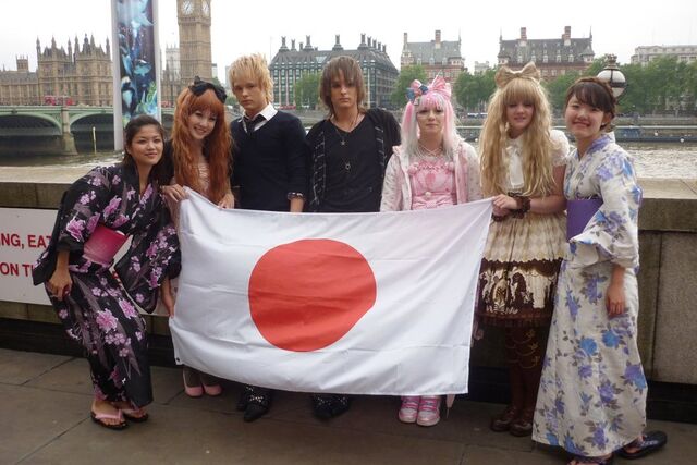 ファイル:Arigato lolitas 1 by ggeudraco-d5alz2s.jpg